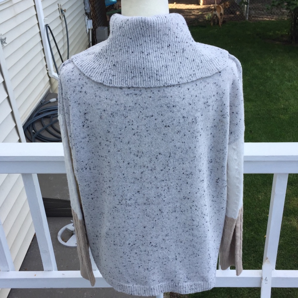 Hem & Thread Color Block Turtleneck Size L - image 4